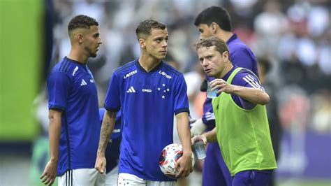 Seabra garante integração de jogadores da base do Cruzeiro .